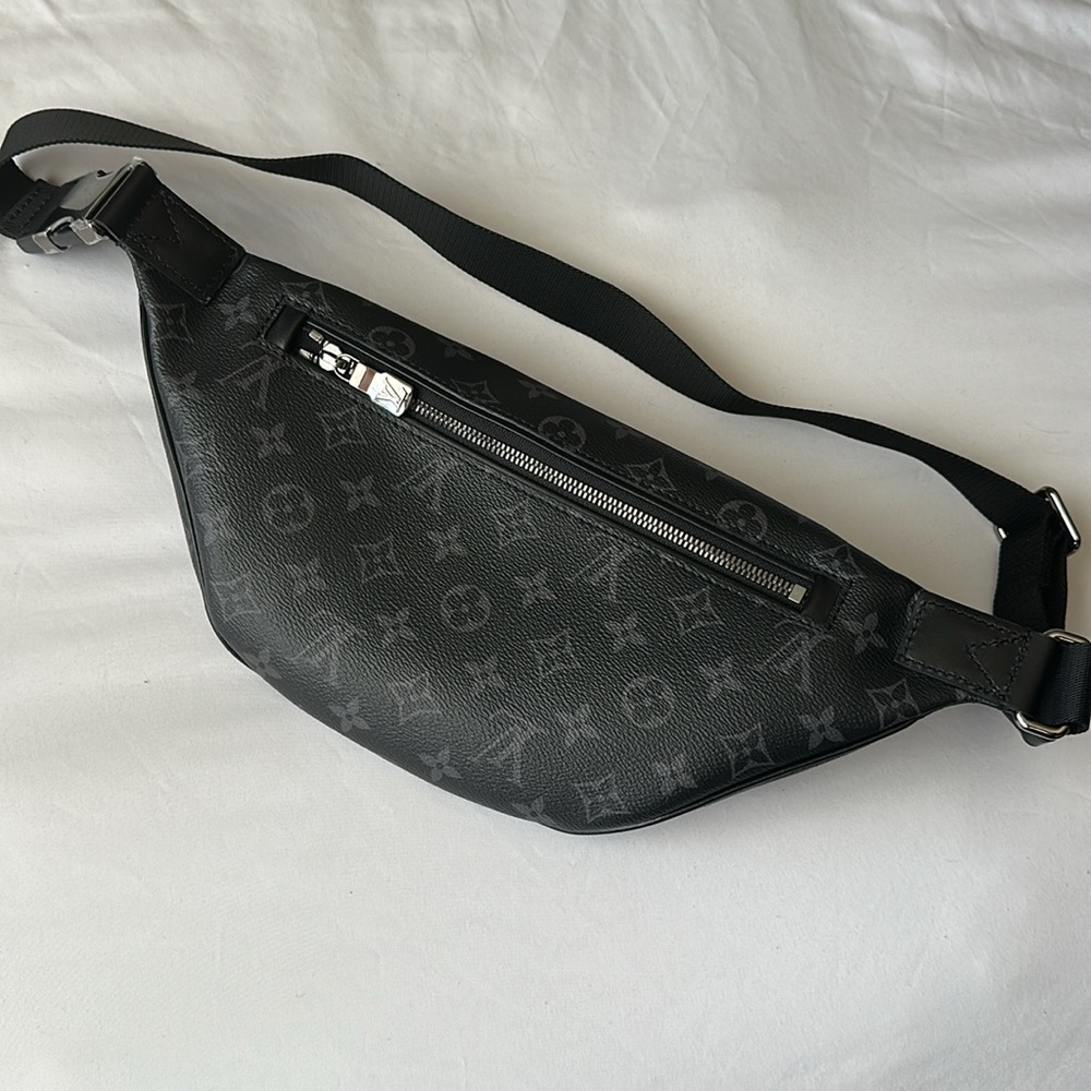 Louis Vuitton Discovery Bum Bag PM NEW With Dust Bag - Picture 4 of 15